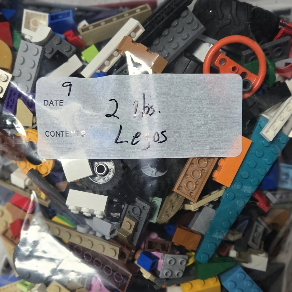 2 lbs of Lego brand building blocks